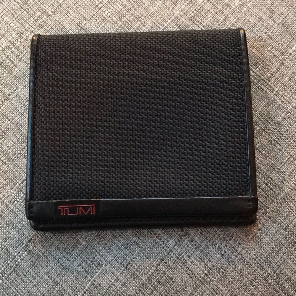 Tumi bifold wallet, with 8 card slots